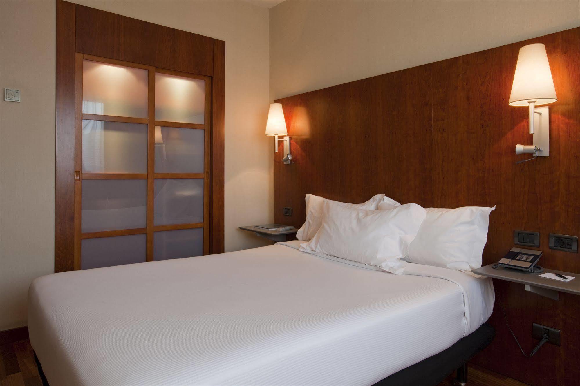 AC Hotel Alcalá de Henares by Marriott Exterior foto